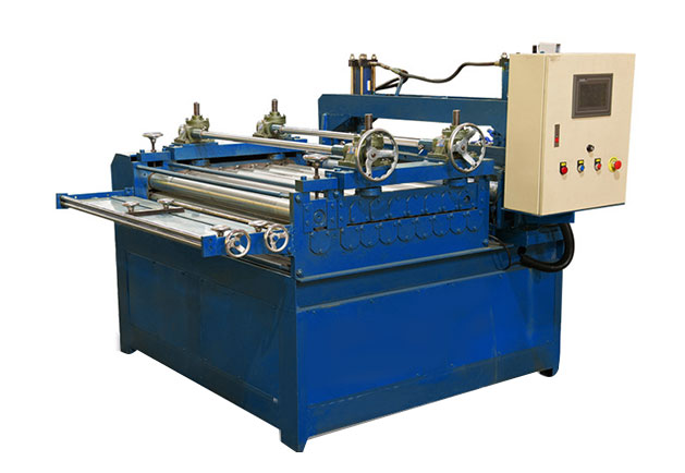 Leveling slitting machine